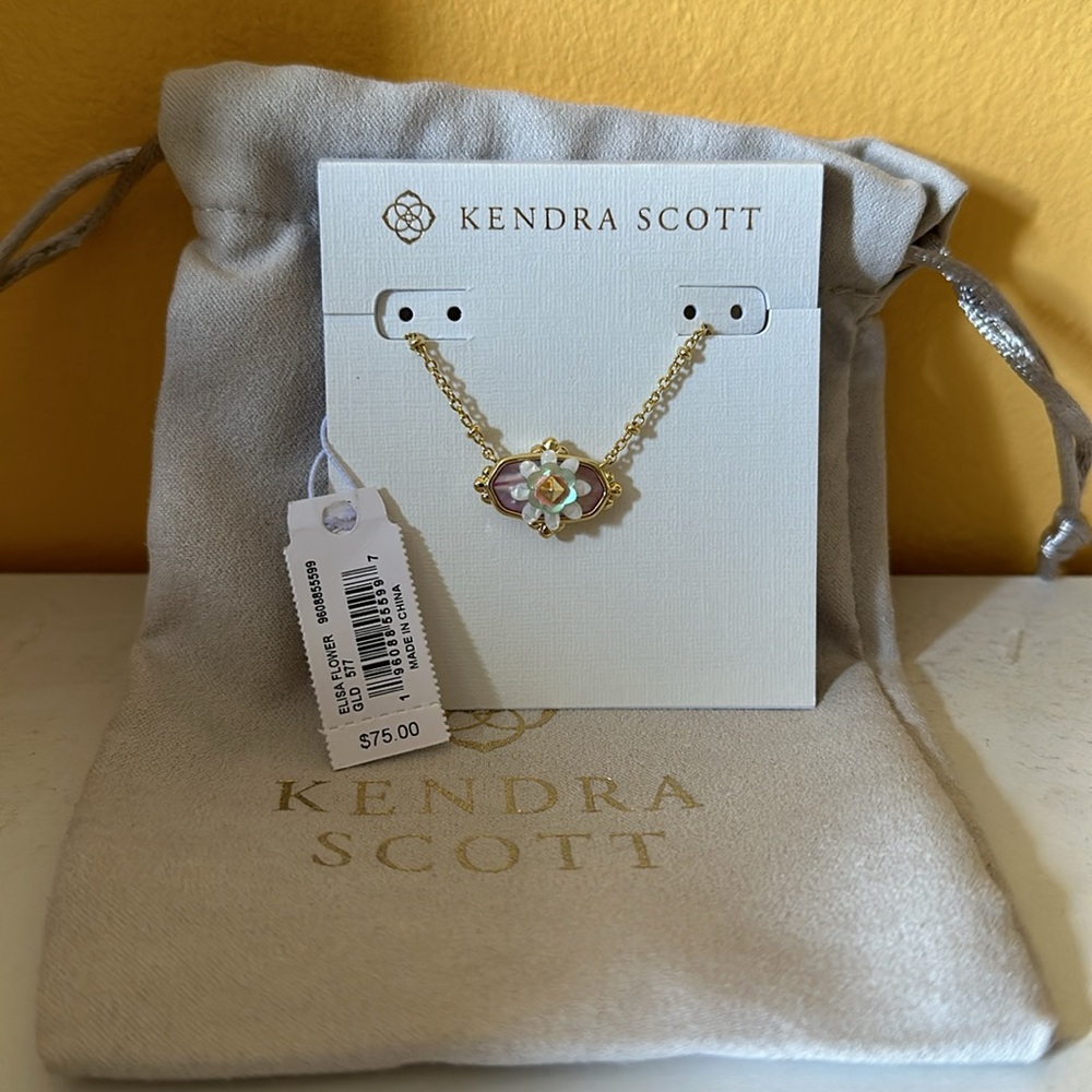 Kendra Scott Flower Pendant